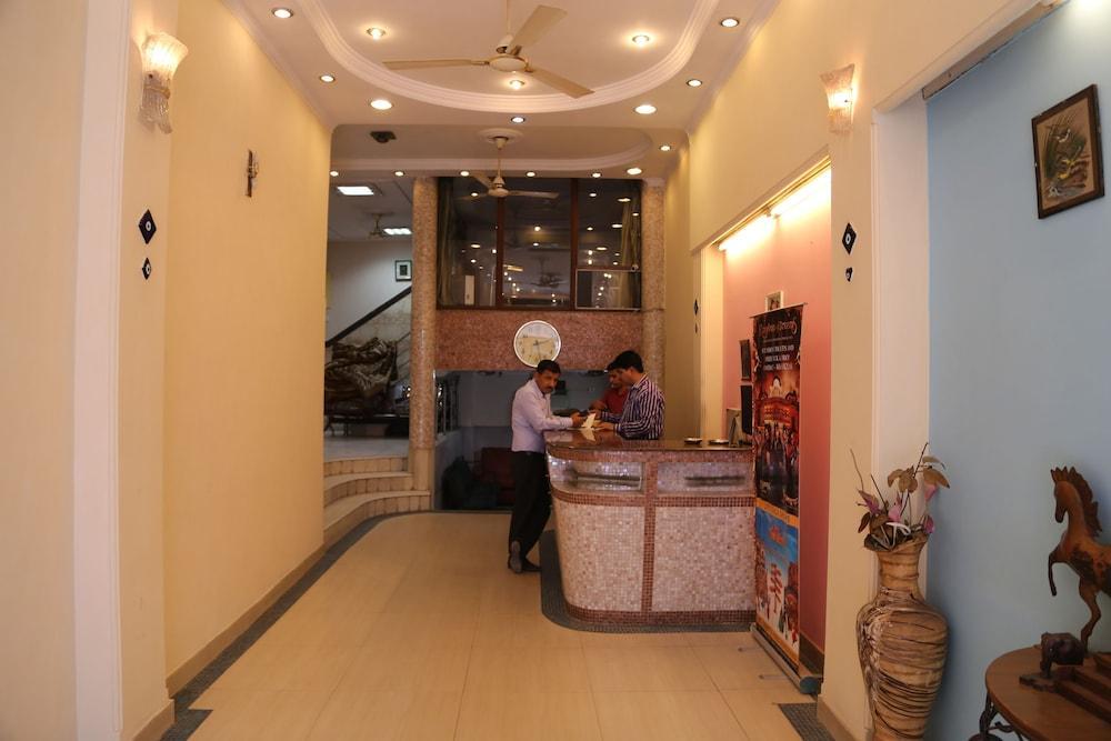 Hotel Pearl Plaza New Delhi Eksteriør bilde