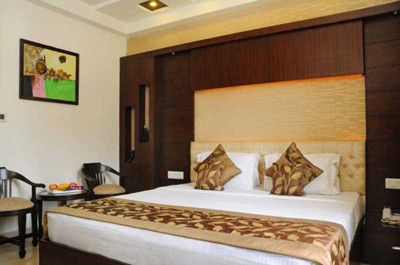 Hotel Pearl Plaza New Delhi Eksteriør bilde